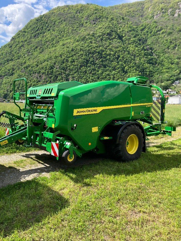 Sonstige Pressen Türe ait John Deere C441R, Ausstellungsmaschine içinde Arbedo (resim 1)