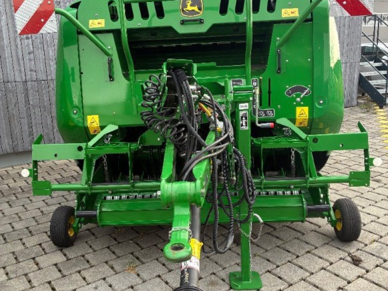 Sonstige Pressen des Typs John Deere F441R, Ausstellungsmaschine in Regensdorf (Bild 1)
