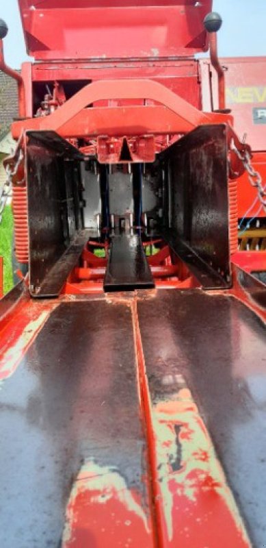 Sonstige Pressen Türe ait New Holland 276B, Gebrauchtmaschine içinde Schaan (resim 4)