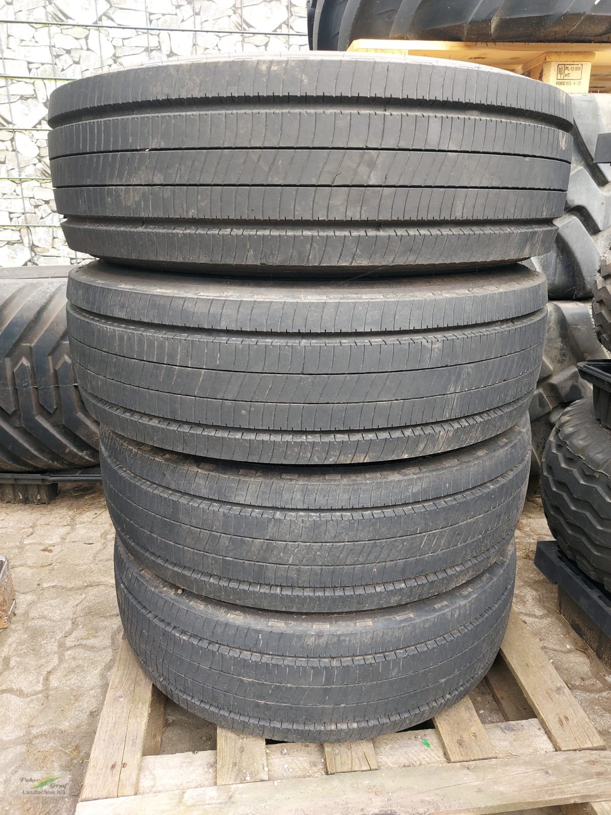 Sonstige Räder & Reifen & Felgen typu Beliebig 235/75R17,5 auf 6loch Felge, Gebrauchtmaschine v Pegnitz-Bronn (Obrázek 1)