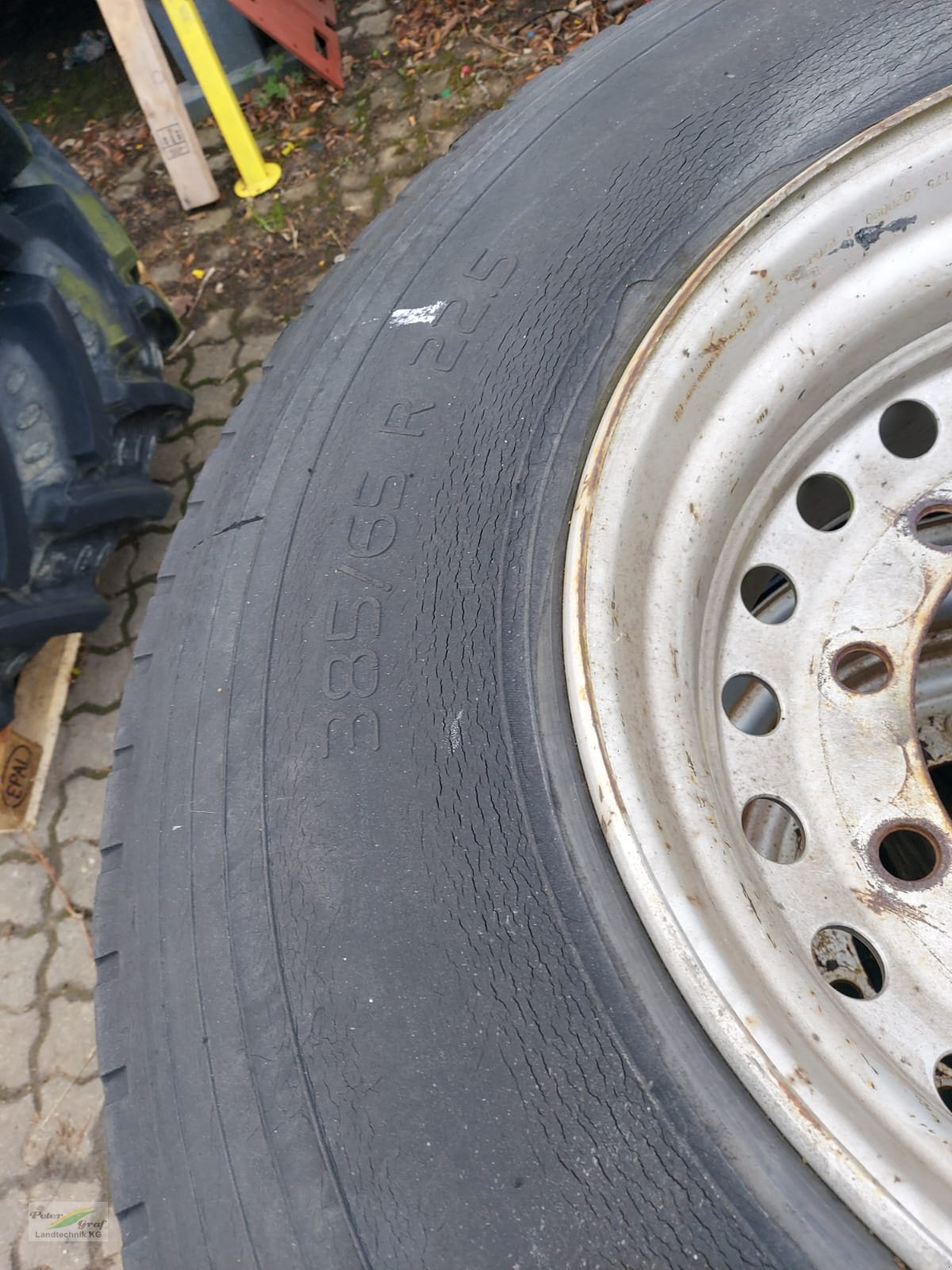 Sonstige Räder & Reifen & Felgen типа Beliebig 385/65R22,5, Gebrauchtmaschine в Pegnitz-Bronn (Фотография 2)