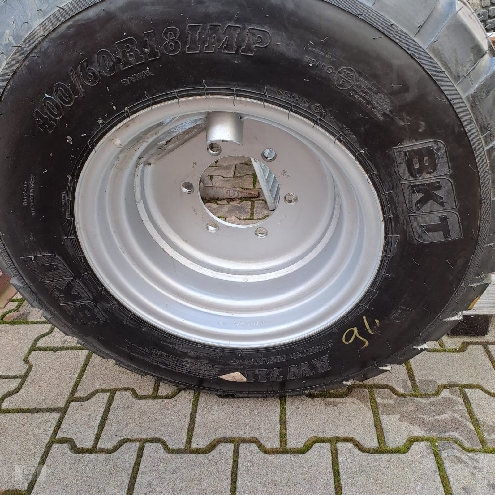 Sonstige Räder & Reifen & Felgen του τύπου BKT 400/60R18AW, Neumaschine σε Gross-Bieberau (Φωτογραφία 1)