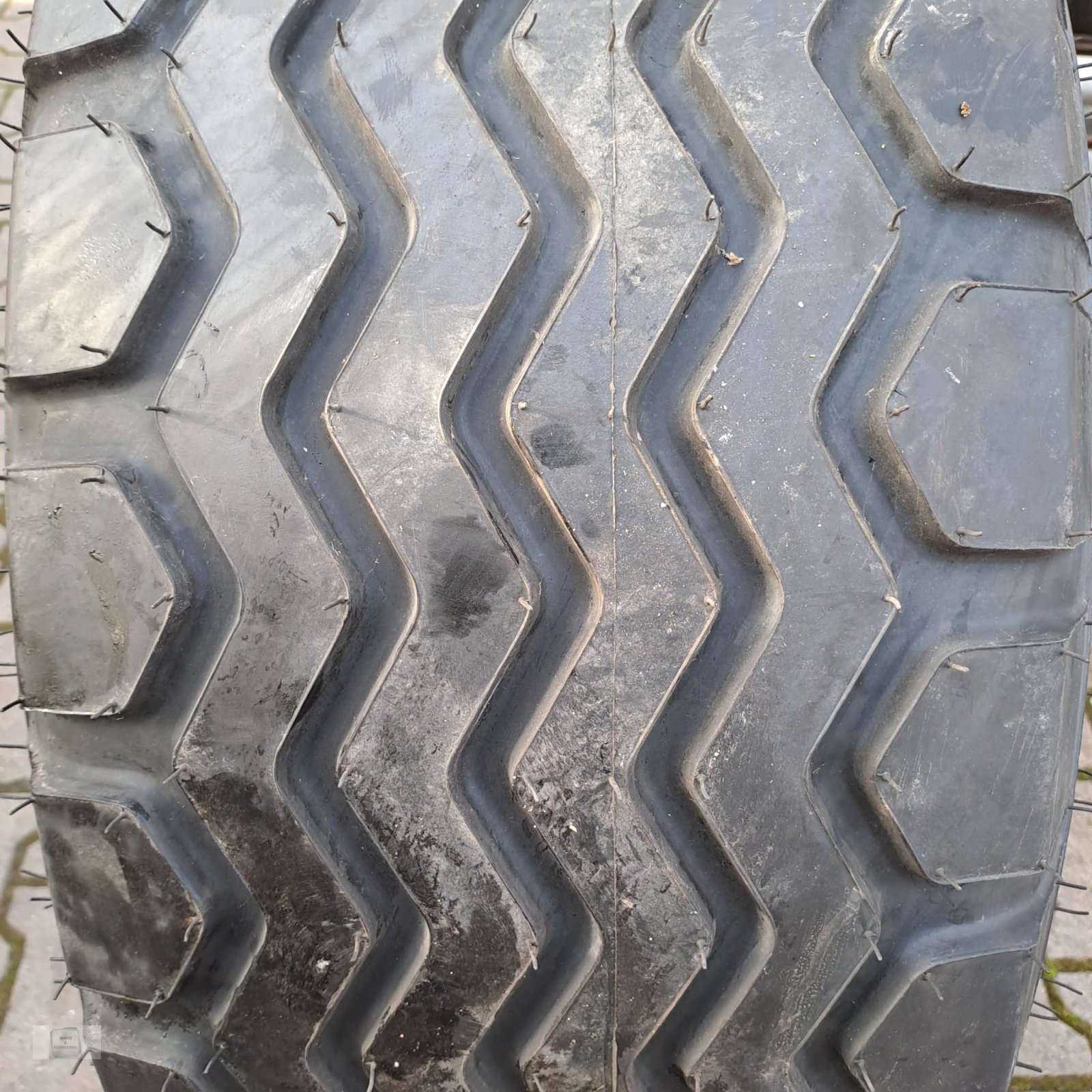 Sonstige Räder & Reifen & Felgen του τύπου BKT 400/60R18AW, Neumaschine σε Gross-Bieberau (Φωτογραφία 4)