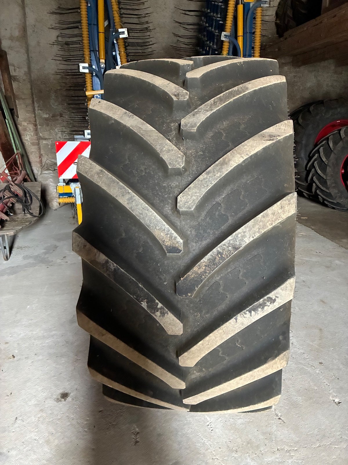 Sonstige Räder & Reifen & Felgen a típus BKT 800/65R32, Gebrauchtmaschine ekkor: Augsburg (Kép 1)