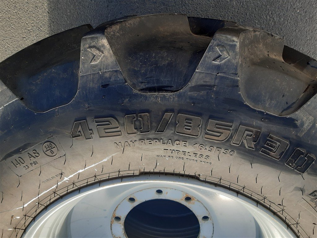 Sonstige Räder & Reifen & Felgen des Typs Ceat 480/80 R46  /  420/85 R30, Gebrauchtmaschine in Grimma (Bild 3)