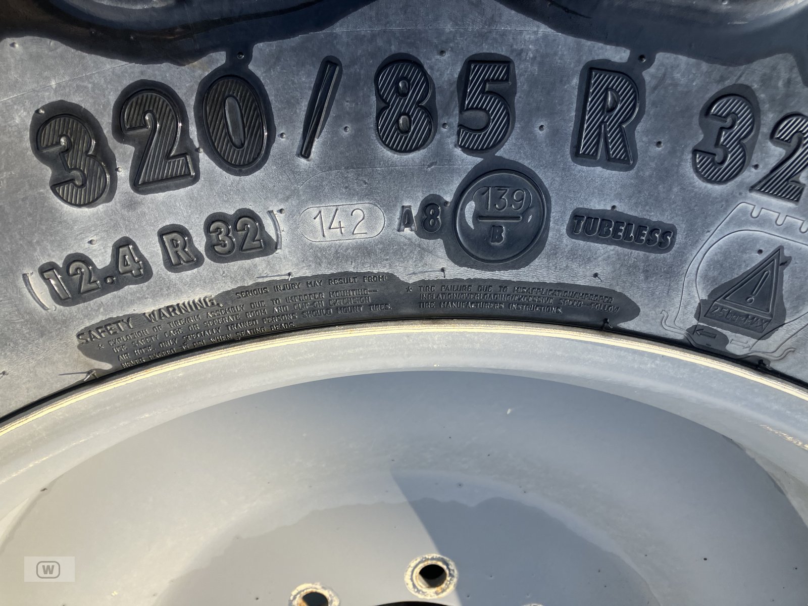 Sonstige Räder & Reifen & Felgen типа Continental 320/85 R32 + 340/85 R46, Gebrauchtmaschine в Zell an der Pram (Фотография 10)