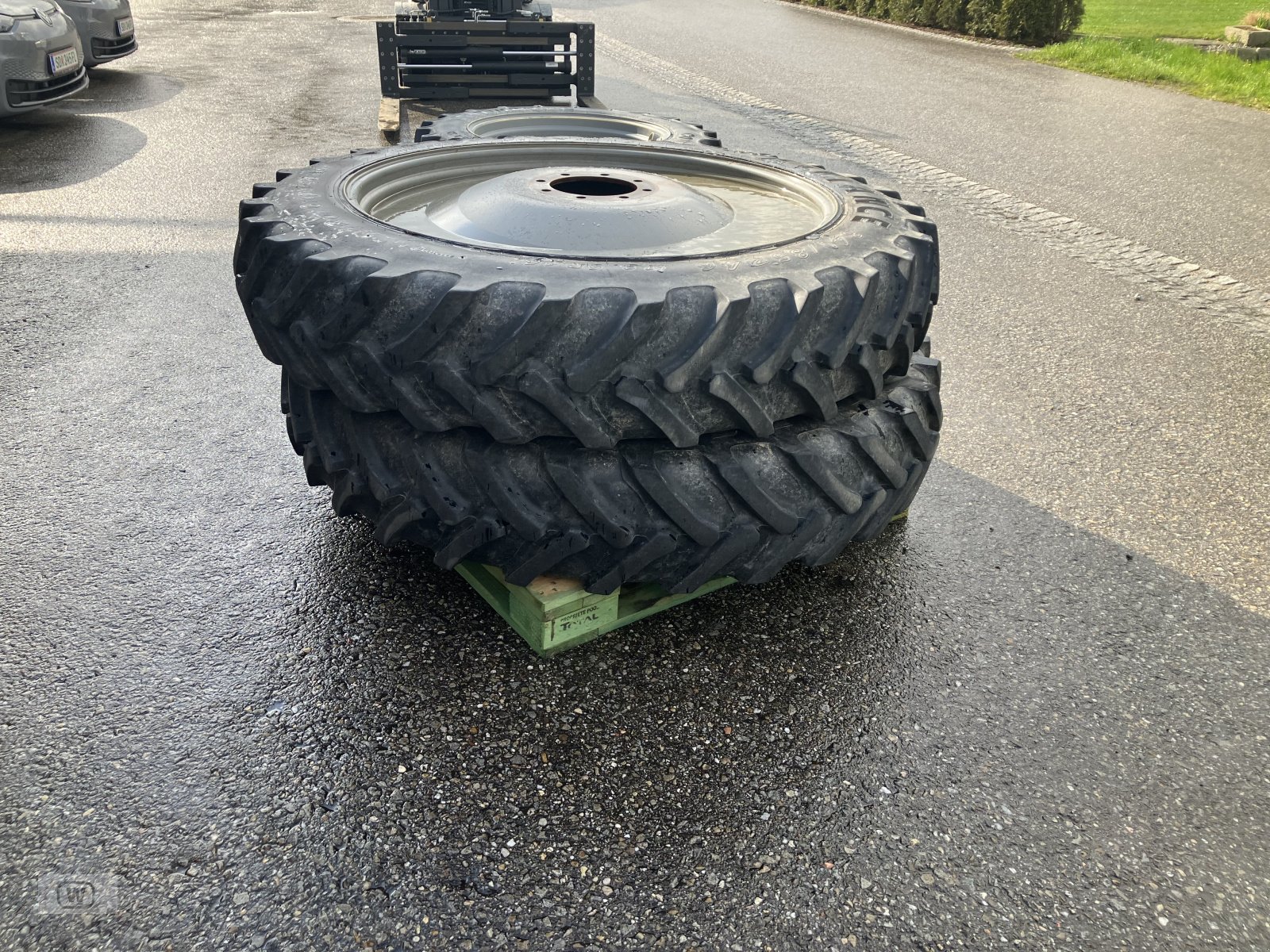 Sonstige Räder & Reifen & Felgen типа Continental 320/85 R32 + 340/85 R46, Gebrauchtmaschine в Zell an der Pram (Фотография 21)