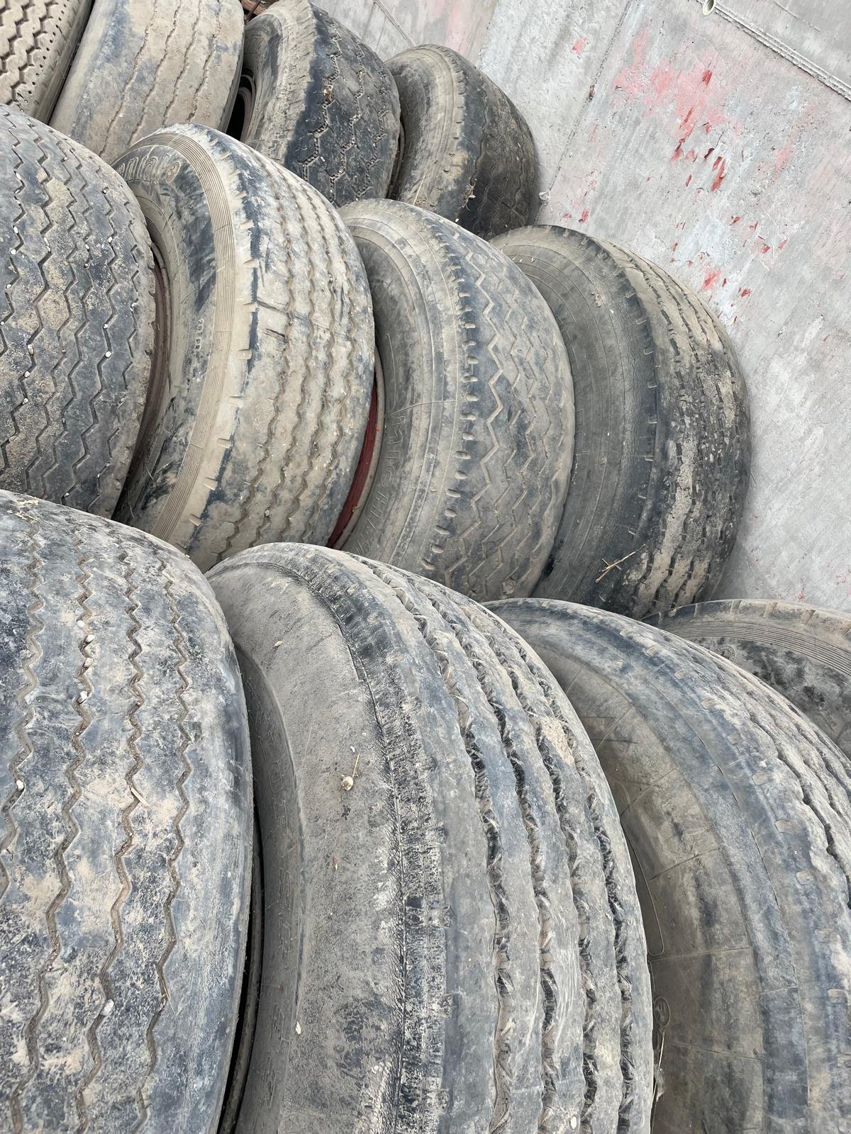 Sonstige Räder & Reifen & Felgen des Typs Continental 365/80 R20, Gebrauchtmaschine in Philippsburg (Bild 2)