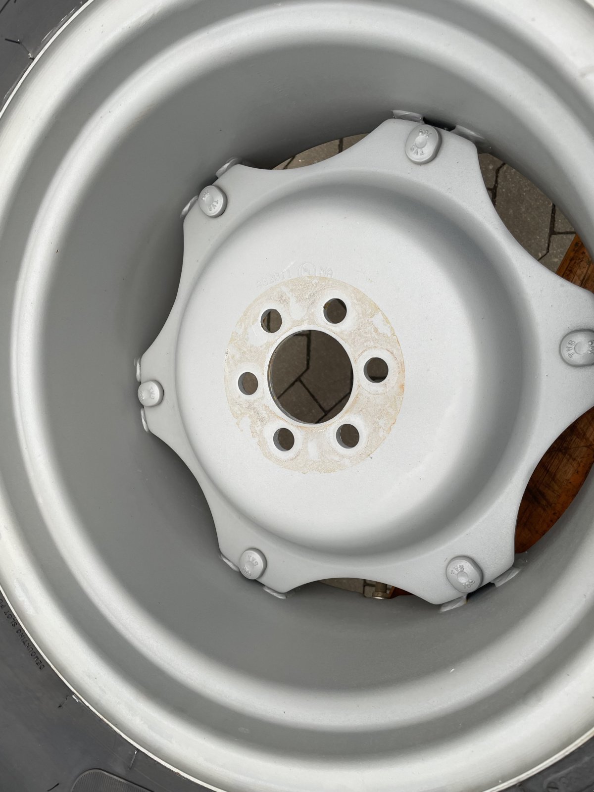 Sonstige Räder & Reifen & Felgen des Typs Deutz-Fahr verschiedene, Neumaschine in Nürnberg (Bild 4)