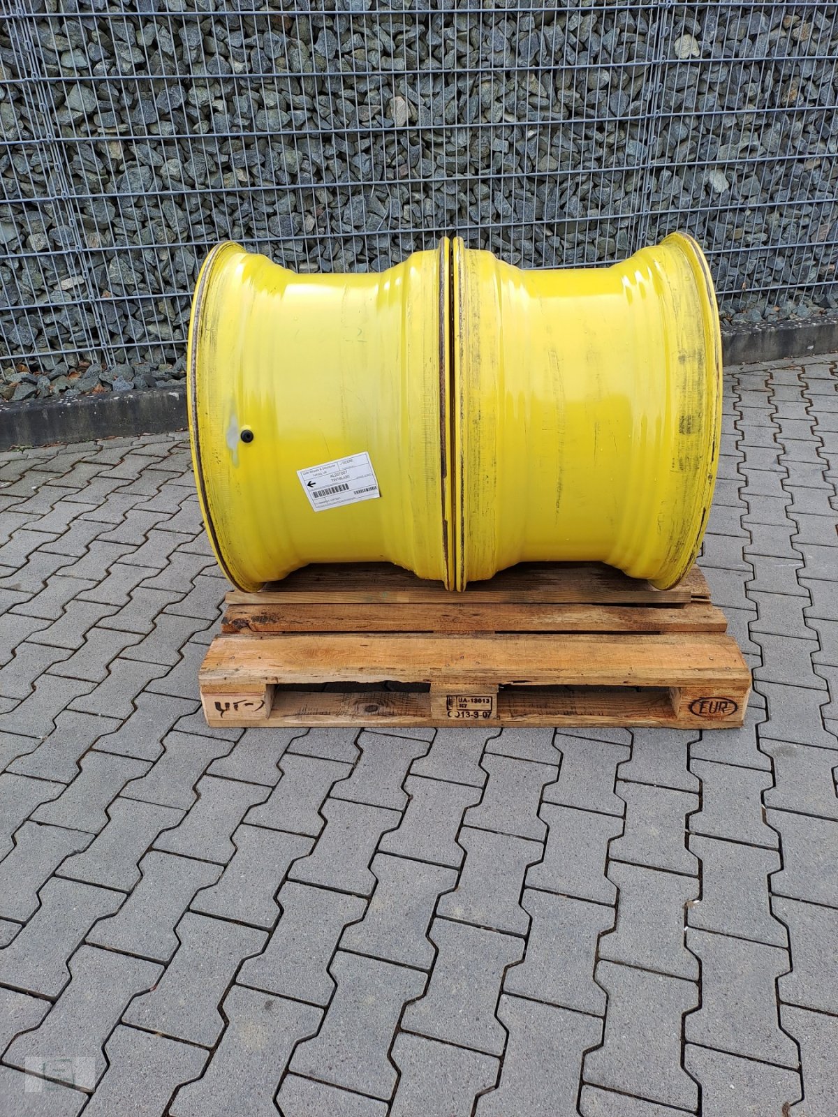Sonstige Räder & Reifen & Felgen des Typs GKN DW 18x30, Neumaschine in Gross-Bieberau (Bild 1)