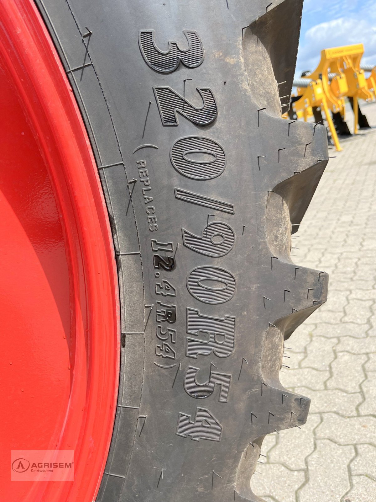 Sonstige Räder & Reifen & Felgen of the type Grasdorf 320/90 R 54, Gebrauchtmaschine in Römstedt (Picture 4)