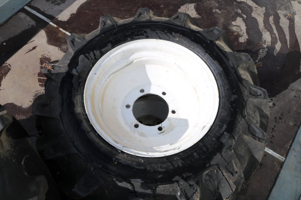 Sonstige Räder & Reifen & Felgen des Typs Hunga Reifen, Neumaschine in OSTERHOFEN (Bild 5)
