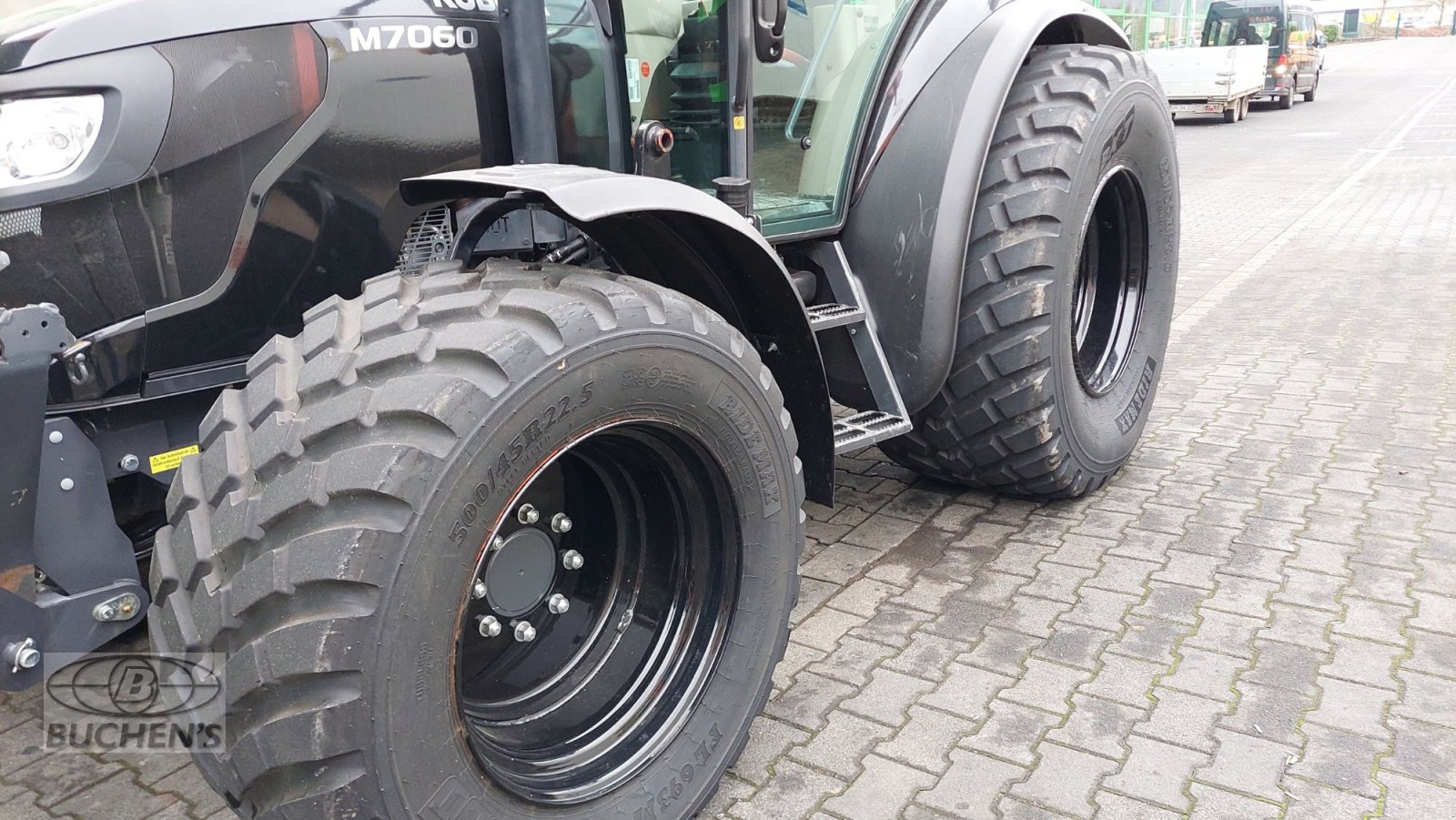 Sonstige Räder & Reifen & Felgen des Typs Kubota M4   Rasenbereifung, Gebrauchtmaschine in Olpe (Bild 1)