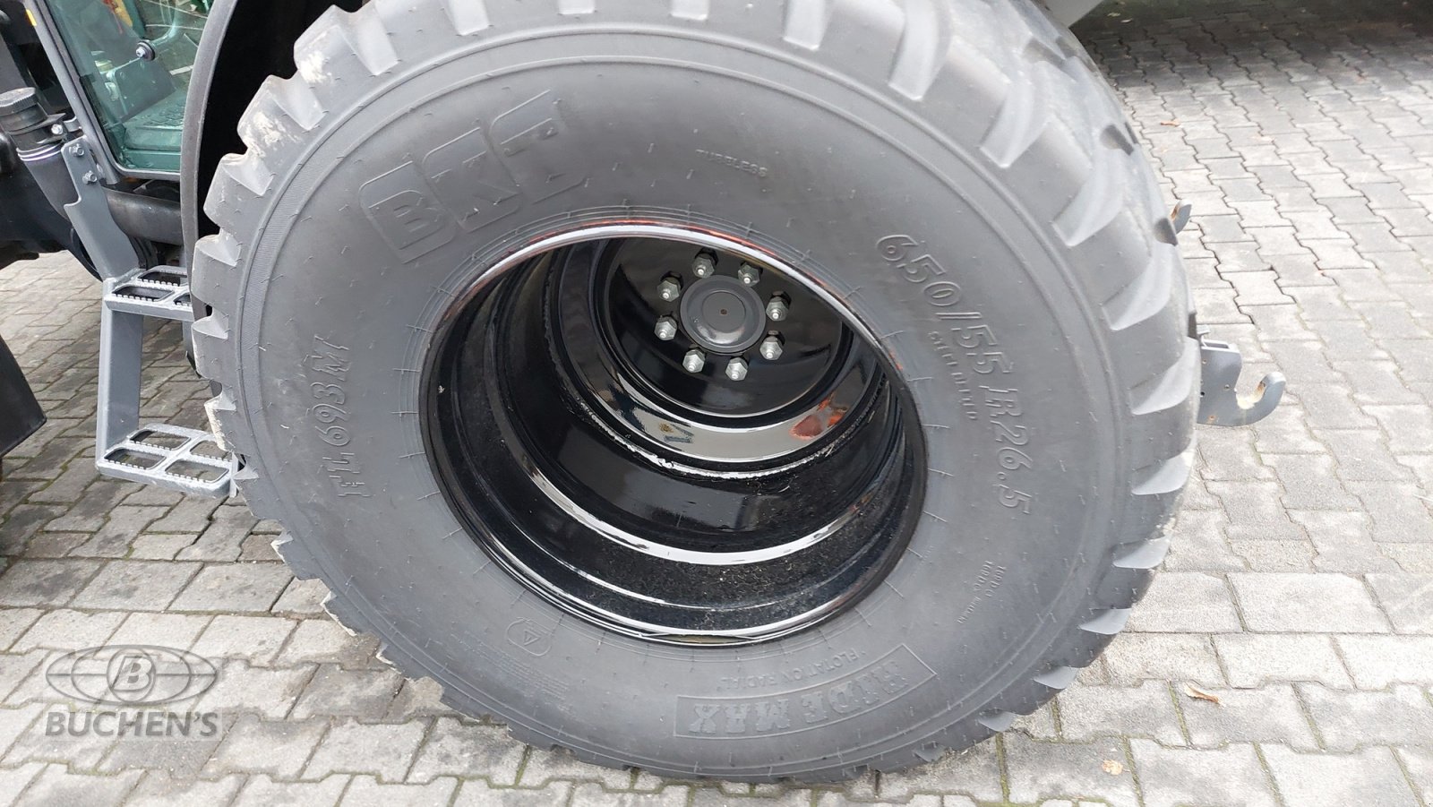 Sonstige Räder & Reifen & Felgen des Typs Kubota M4   Rasenbereifung, Gebrauchtmaschine in Olpe (Bild 3)