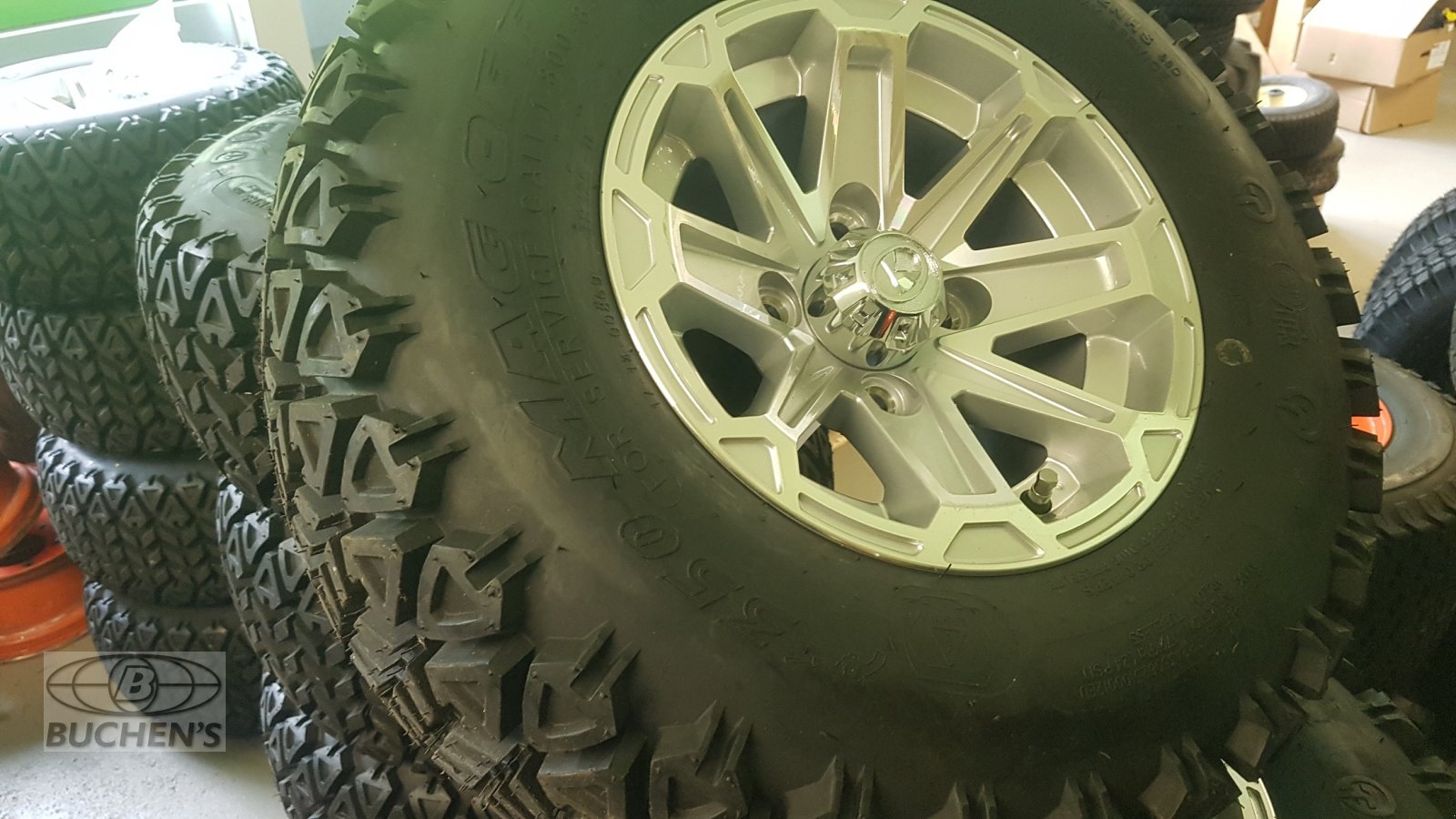 Sonstige Räder & Reifen & Felgen des Typs Kubota RTVX 1110, Neumaschine in Olpe (Bild 4)