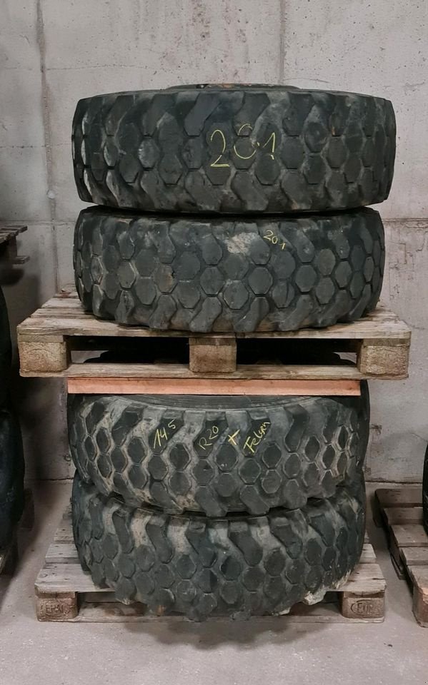 Sonstige Räder & Reifen & Felgen типа Mercedes-Benz Unimog Reifen 14.5-20 mit Felgen Unimog Räder für U1600, Gebrauchtmaschine в Großschönbrunn (Фотография 1)