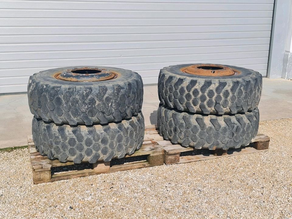 Sonstige Räder & Reifen & Felgen типа Mercedes-Benz Unimog Reifen 14.5-20 mit Felgen Unimog Räder für U1600, Gebrauchtmaschine в Großschönbrunn (Фотография 3)