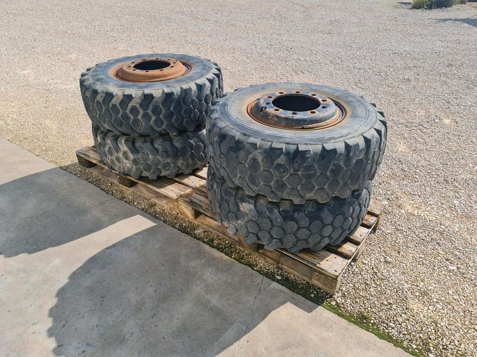 Sonstige Räder & Reifen & Felgen типа Mercedes-Benz Unimog Reifen 14.5-20 mit Felgen Unimog Räder für U1600, Gebrauchtmaschine в Großschönbrunn (Фотография 4)