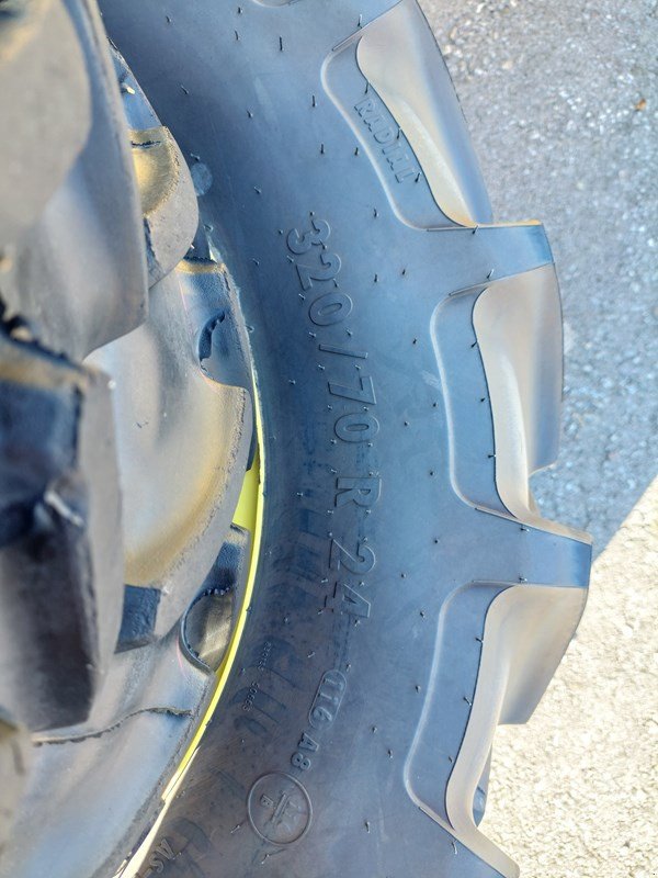 Sonstige Räder & Reifen & Felgen typu Mitas 200/70R16 und 320/70R24, Vorführmaschine v Eichberg (Obrázek 3)