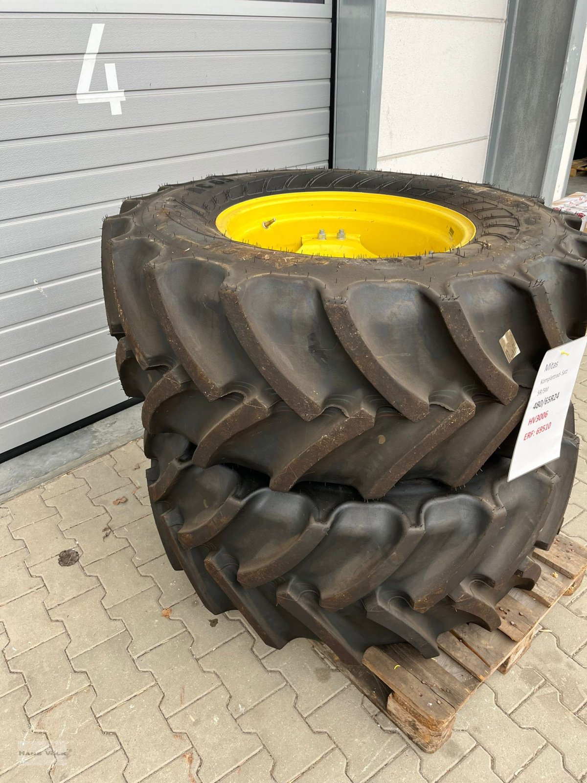 Sonstige Räder & Reifen & Felgen van het type Mitas 480/65R24, Neumaschine in Antdorf (Foto 4)