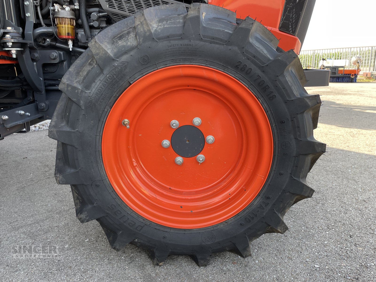 Sonstige Räder & Reifen & Felgen des Typs Petlas Reifen Ackerreifen für Kubota L1-522 280/70R18 380/70R28, Neumaschine in Biessenhofen (Bild 6)