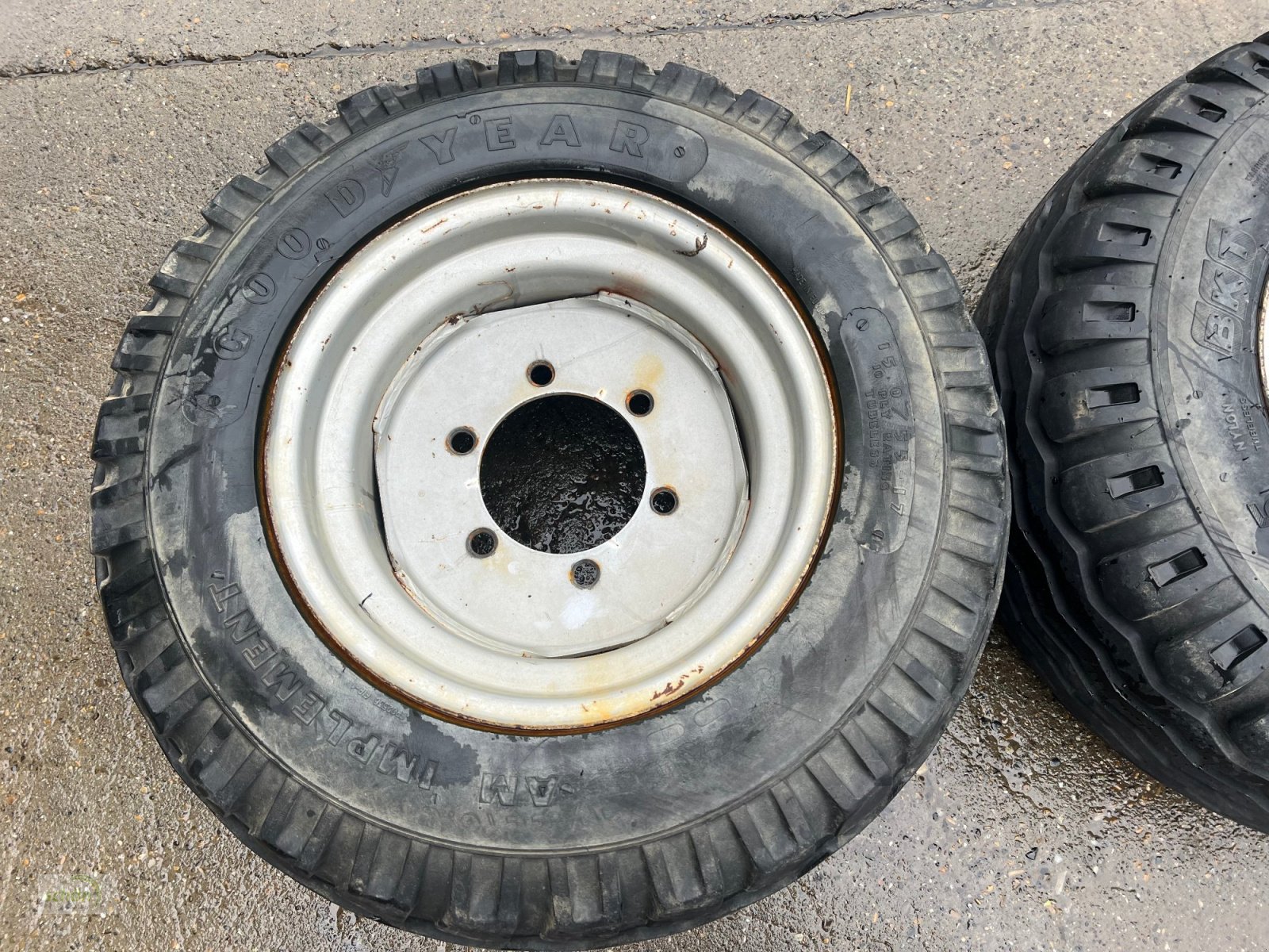 Sonstige Räder & Reifen & Felgen типа Sonstige 2 Kompletträder mit Reifen 15.0/55-17 auf 6-Loch ET-54 !! Felgen, Gebrauchtmaschine в Burgrieden (Фотография 2)