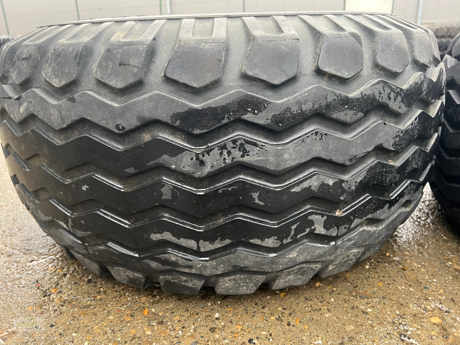 Sonstige Räder & Reifen & Felgen типа Sonstige 2 Kompletträder mit Reifen 15.0/55-17 auf 6-Loch ET-54 !! Felgen, Gebrauchtmaschine в Burgrieden (Фотография 4)