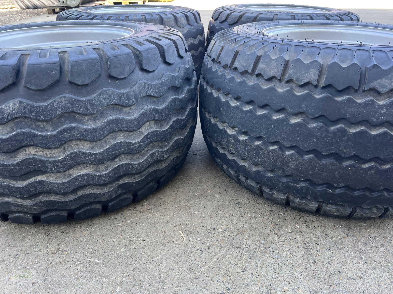 Sonstige Räder & Reifen & Felgen типа Sonstige 4 Kompletträder mit Reifen 19.0/45-17 auf 6-Loch ET 0 Felgen, Gebrauchtmaschine в Burgrieden (Фотография 3)