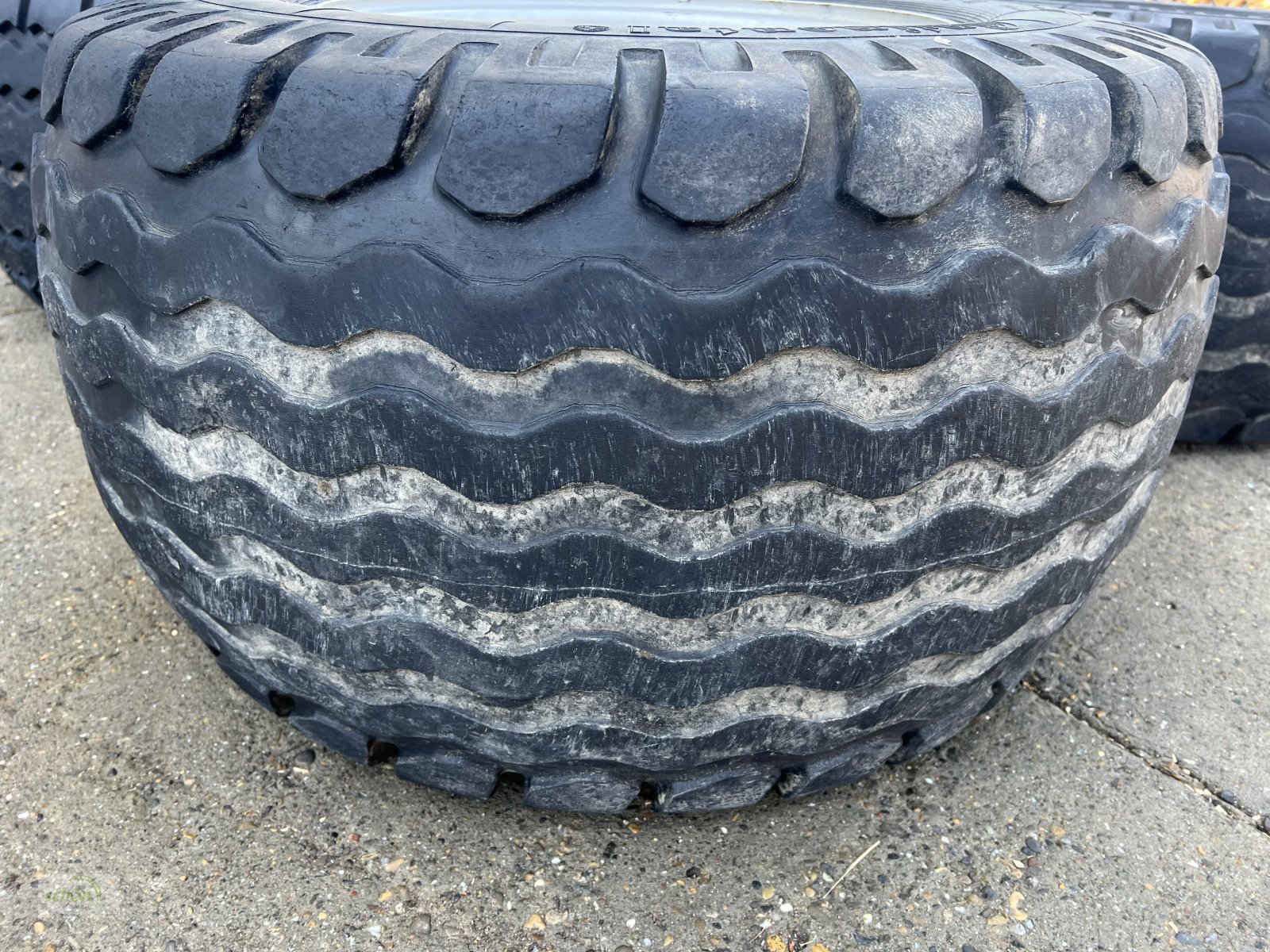 Sonstige Räder & Reifen & Felgen типа Sonstige 4 Kompletträder mit Reifen 19.0/45-17 auf 6-Loch ET 0 Felgen, Gebrauchtmaschine в Burgrieden (Фотография 9)