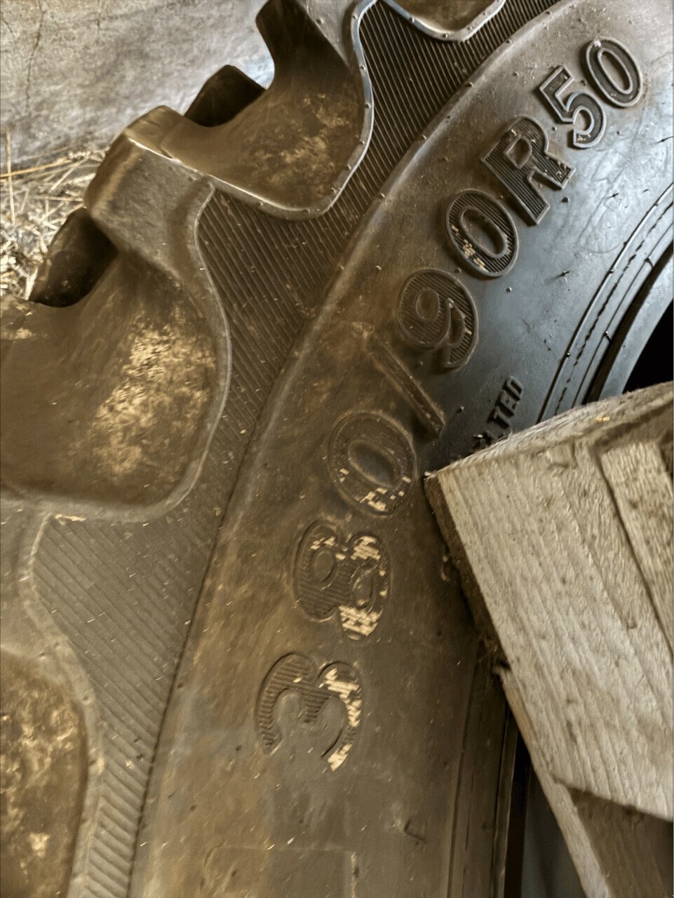 Sonstige Räder & Reifen & Felgen des Typs Sonstige RC 380/90R50 ET 380/85/R34 ALL, Gebrauchtmaschine in PLOUIGNEAU (Bild 2)