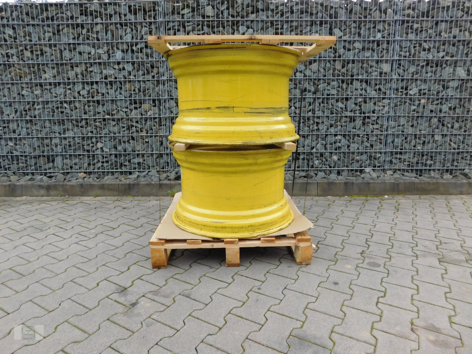 Sonstige Räder & Reifen & Felgen des Typs Titan DW 18x30, Neumaschine in Gross-Bieberau (Bild 1)