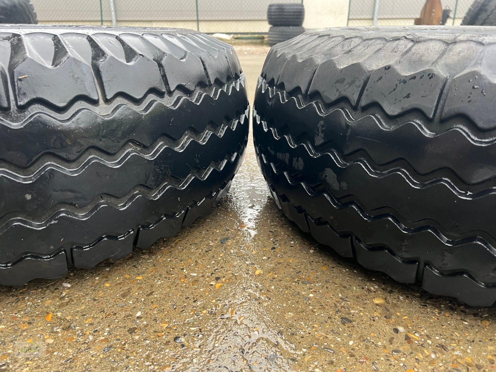 Sonstige Räder & Reifen & Felgen typu Vredestein 2 Kompletträder mit Reifen 11.5/80-15.3 auf 6-Loch ET -10 Felgen, Gebrauchtmaschine v Burgrieden (Obrázok 7)