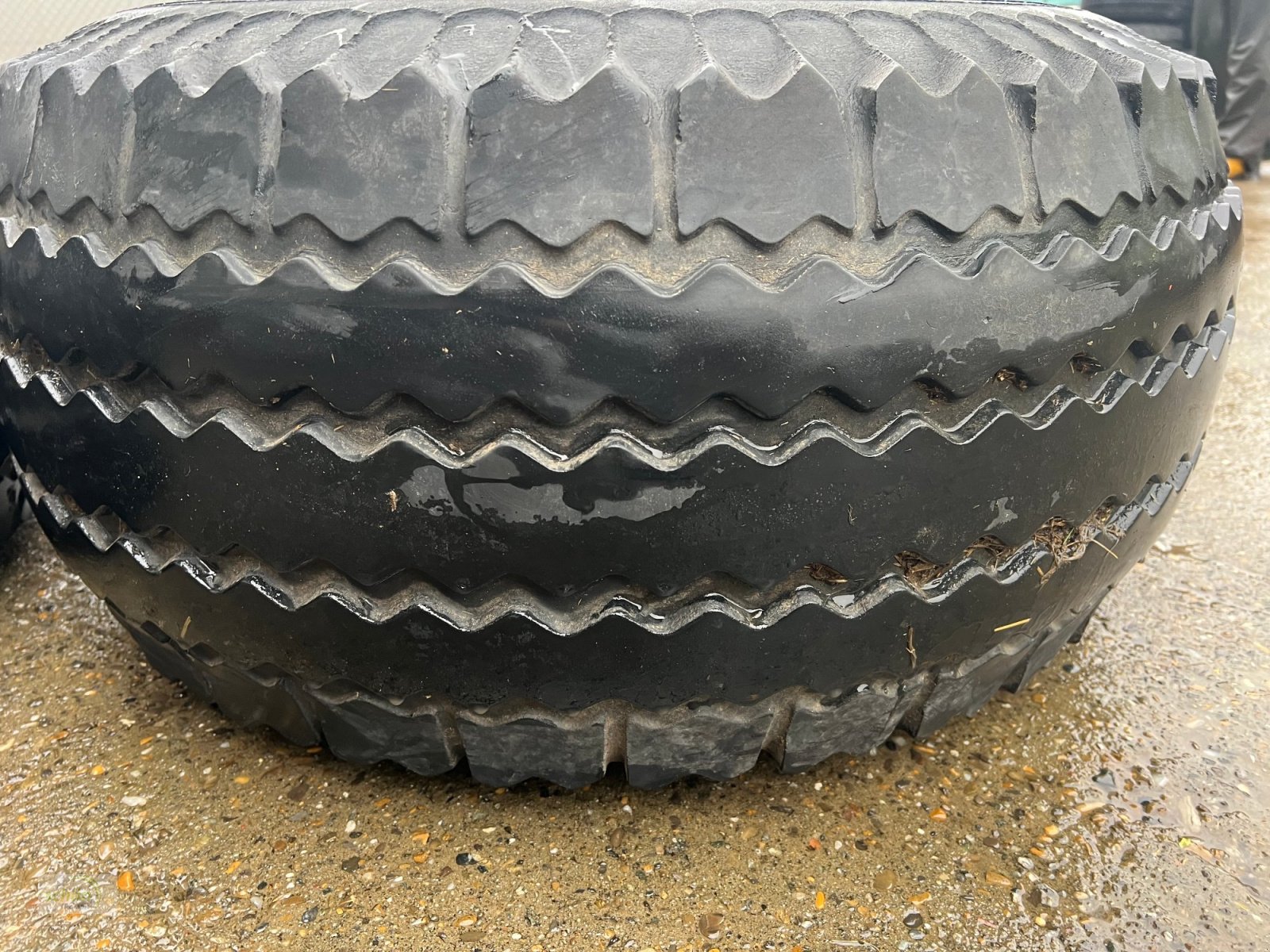 Sonstige Räder & Reifen & Felgen типа Vredestein 2 Kompletträder mit Reifen 15.0/55-17 auf 6-Loch ET0 Felgen, Gebrauchtmaschine в Burgrieden (Фотография 4)