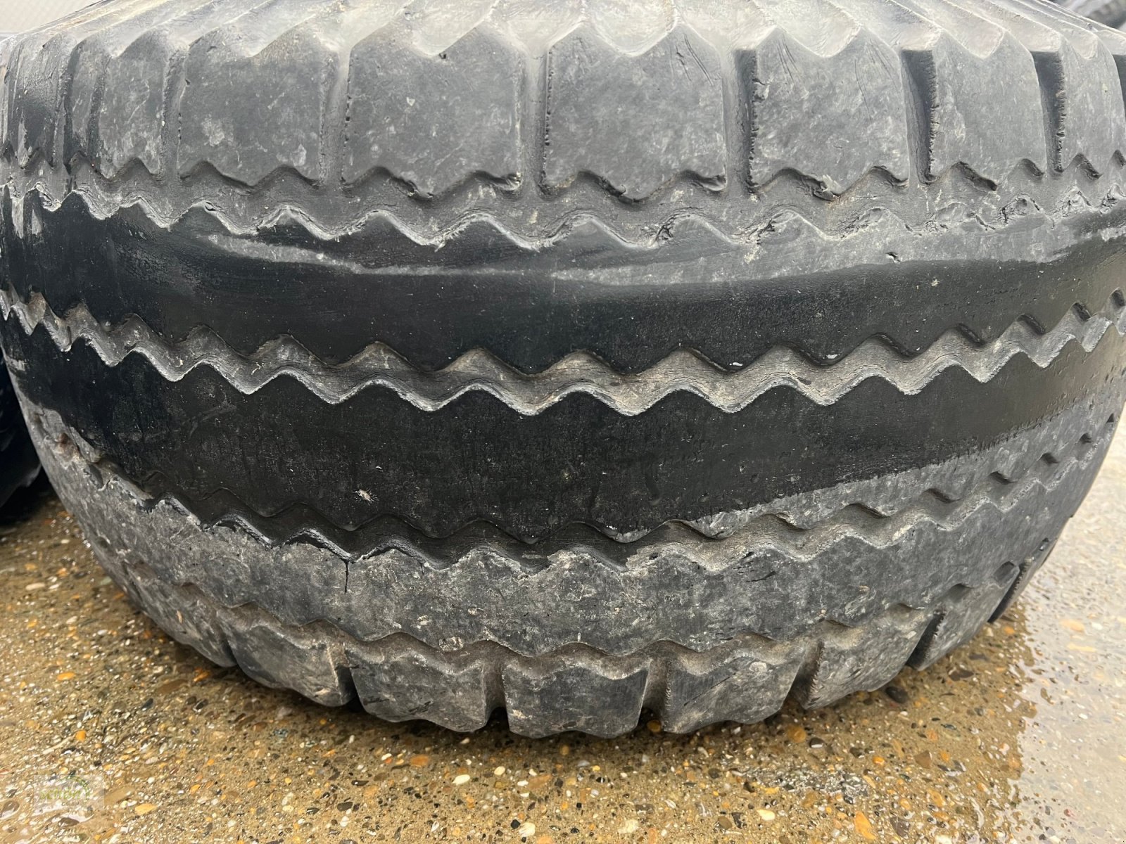 Sonstige Räder & Reifen & Felgen типа Vredestein 4 Kompletträder mit Reifen 15.0/55-17 auf 6-Loch ET0 Felgen, Gebrauchtmaschine в Burgrieden (Фотография 4)