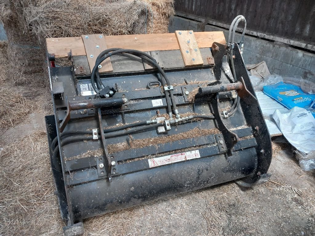 Sonstige Rübentechnik tip Sonstige BDMF 130 - 1m30 - 0,7m3, Gebrauchtmaschine in BRECE (Poză 4)