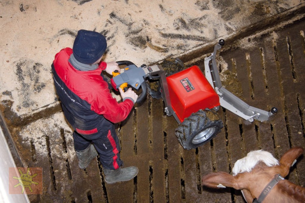 Sonstige Stalltechnik Türe ait RMH Spaltenreiniger "MAX", Neumaschine içinde Henndorf am Wallersee (resim 12)