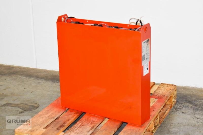 Sonstige Teile typu Gruma 24 Volt 2 PzB 200 Ah, Gebrauchtmaschine v Friedberg-Derching (Obrázek 1)