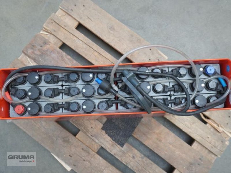 Sonstige Teile tip Gruma 24 Volt 2 PzB 200 Ah, Gebrauchtmaschine in Friedberg-Derching (Poză 1)