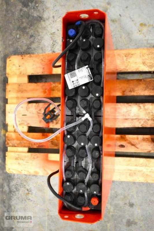 Sonstige Teile typu Gruma 24 Volt 2 PzB 200 Ah, Gebrauchtmaschine v Friedberg-Derching (Obrázek 3)