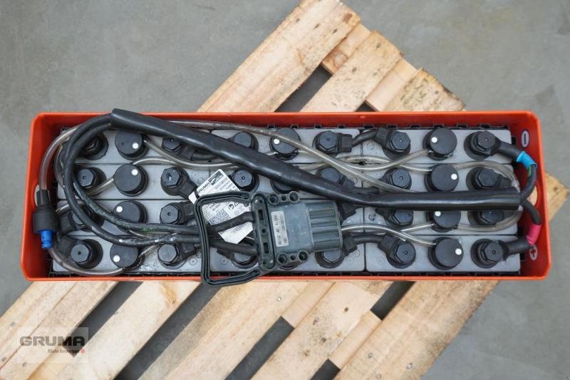 Sonstige Teile типа Gruma 24 Volt 2 PzS 250 Ah, Gebrauchtmaschine в Friedberg-Derching (Фотография 3)