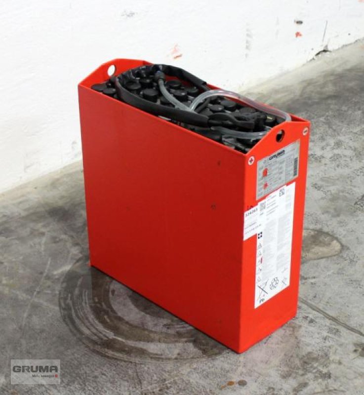 Sonstige Teile от тип Gruma 24 Volt 3 PzB 225 Ah, Gebrauchtmaschine в Friedberg-Derching (Снимка 1)