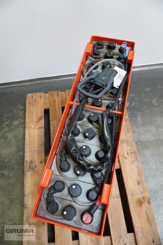 Sonstige Teile typu Gruma 24 Volt 3 PzS 375 Ah, Gebrauchtmaschine v Friedberg-Derching (Obrázek 3)