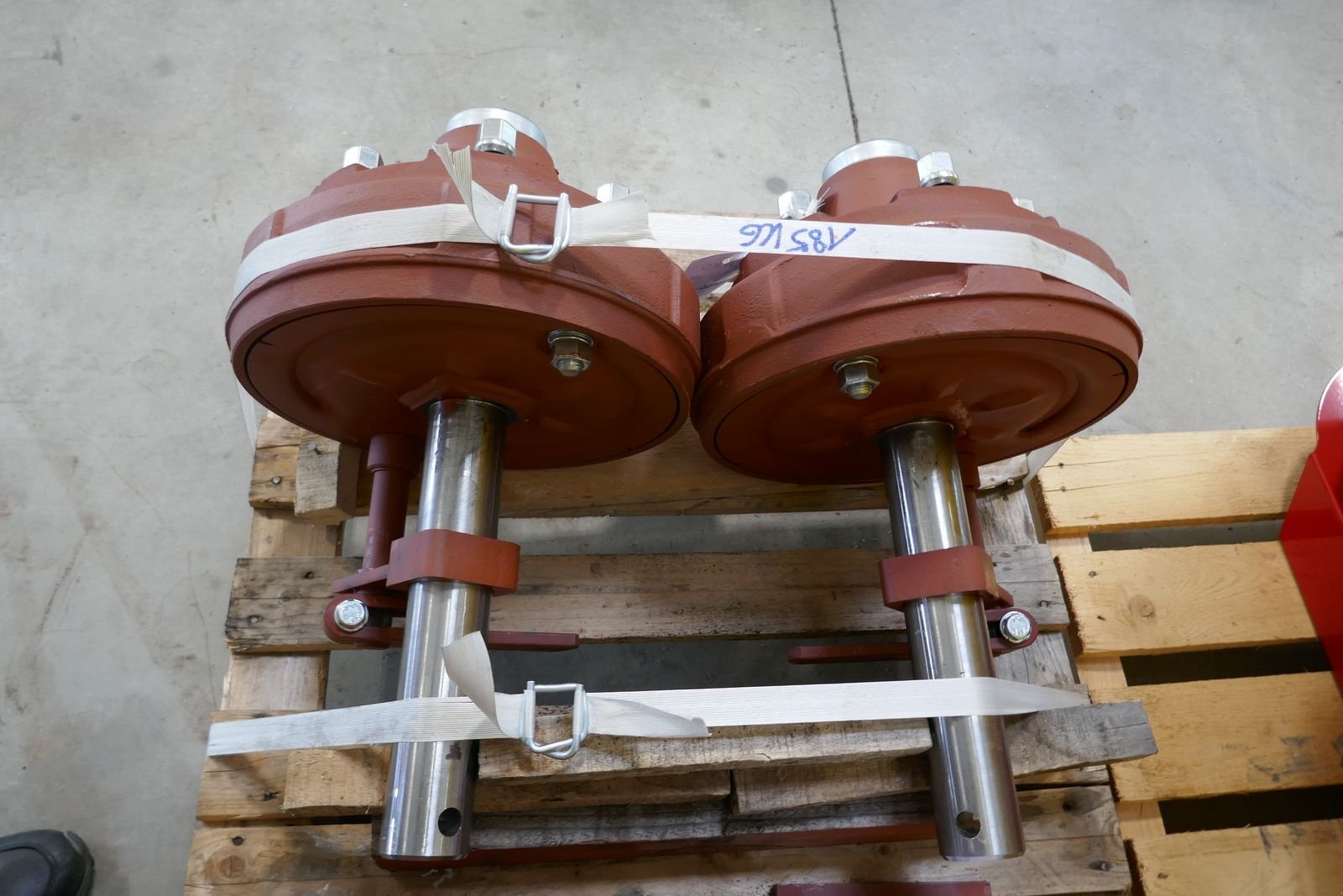 Sonstige Teile typu New Holland Bremsachsstummel für NH und CASE, Gebrauchtmaschine v Villach (Obrázek 2)