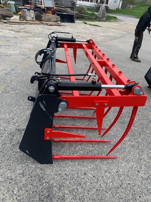 Sonstige Traktoren des Typs Big Dutchman Krokodilgabel 210 cm mit Euro Aufnahme, Neumaschine in Göpfritz an der Wild (Bild 5)