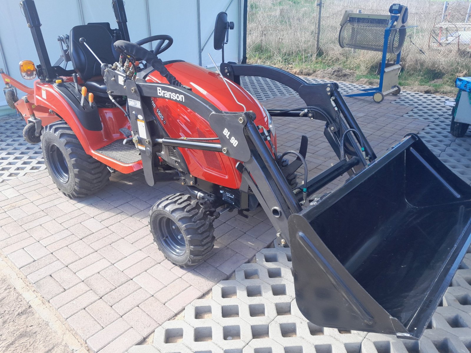 Sonstige Traktoren del tipo Branson 1905 h, Gebrauchtmaschine In Hülseburg (Immagine 1)