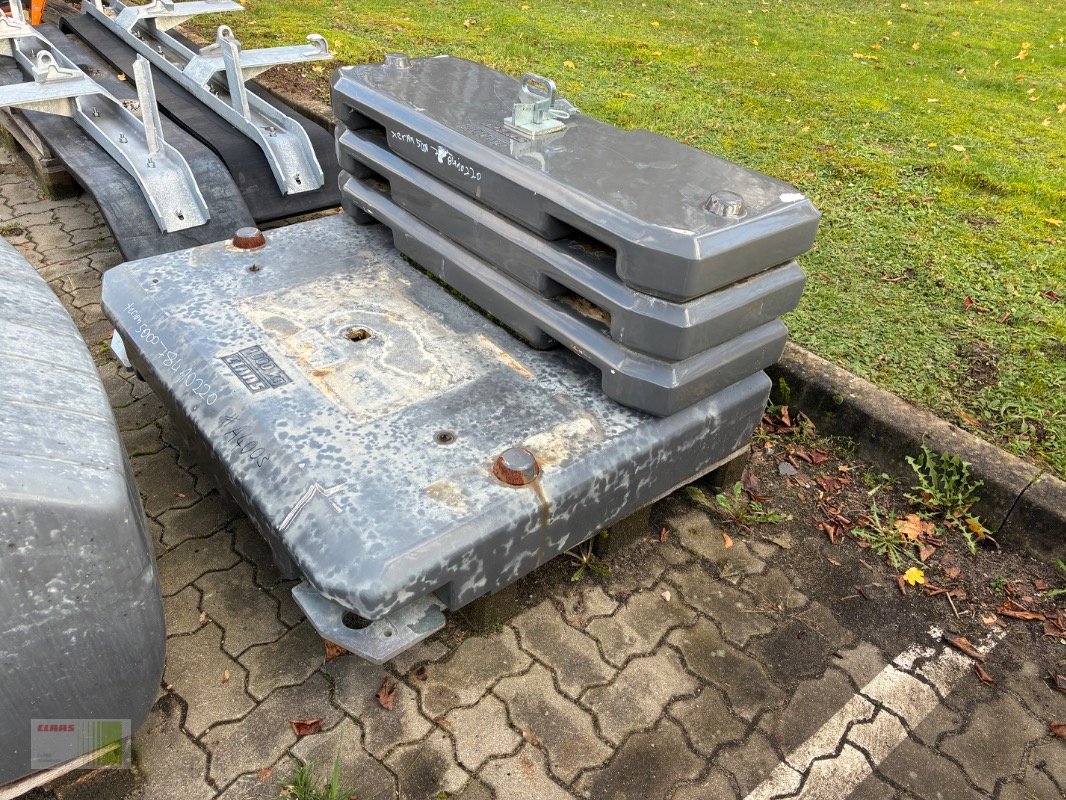 Sonstige Traktoren des Typs CLAAS Ballastierungskonzept XERION 2.200kg Gewicht, Neumaschine in Bordesholm (Bild 1)