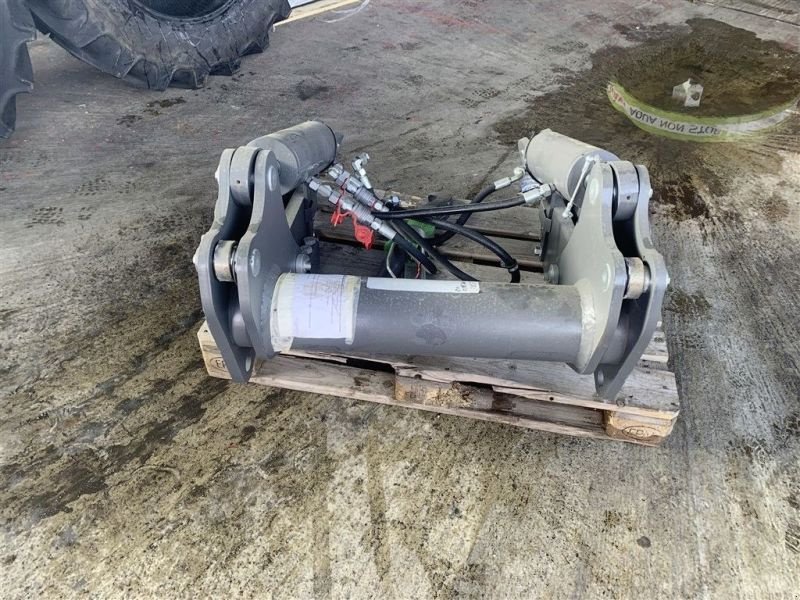 Sonstige Traktoren tipa CLAAS ZUBEHÖR FÜR TRAKTOREN CLAAS, Neumaschine u Grabenstätt-Erlstätt (Slika 3)