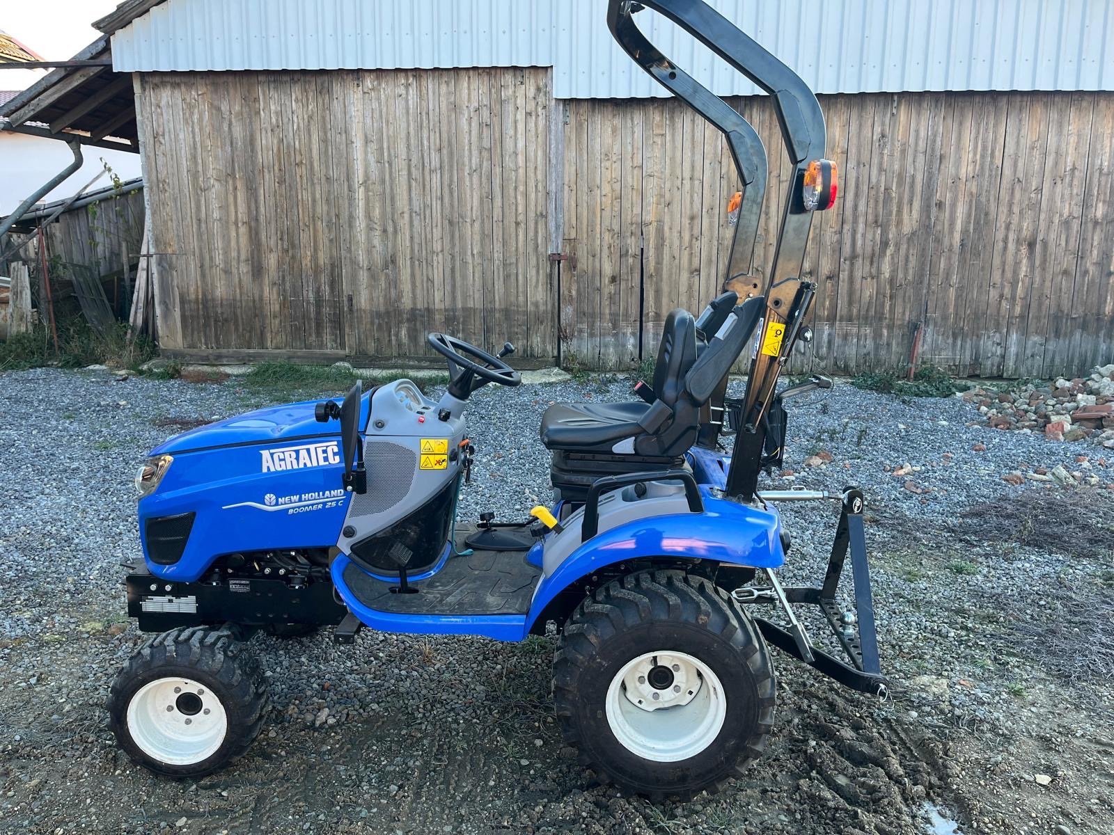 Sonstige Traktoren typu New Holland BOOMER 25, Gebrauchtmaschine v Oberschneiding (Obrázok 2)