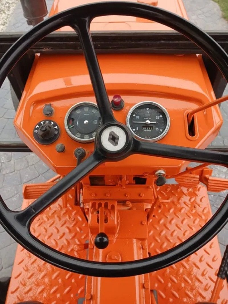 Sonstige Traktoren za tip Renault 461, Gebrauchtmaschine u Wiesbaden (Slika 3)