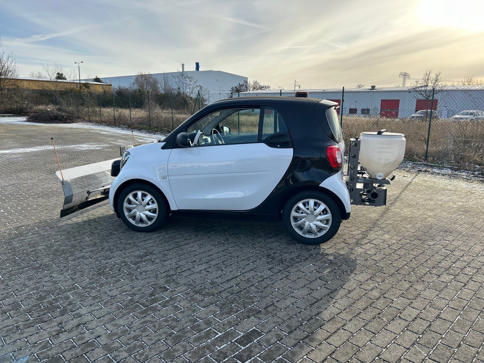 Sonstige Traktoren typu smart Smart Fortwo Winterdienst, Gebrauchtmaschine w Obergünzburg (Zdjęcie 2)